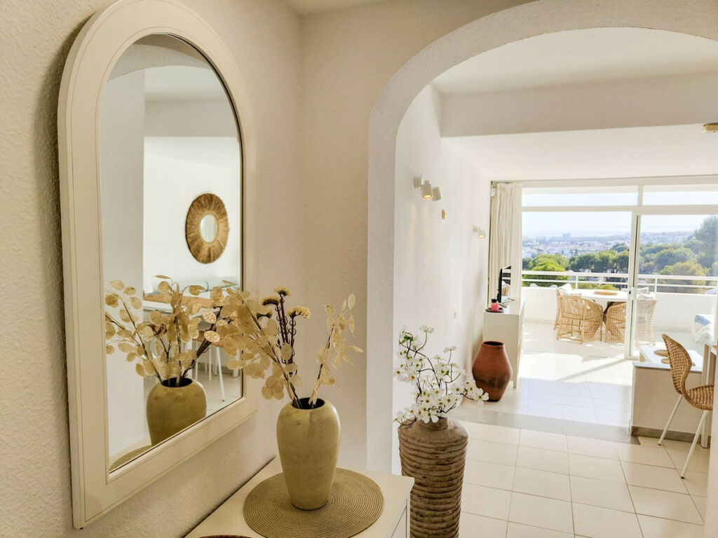 Middle Floor Apartment Riviera del Sol Málaga - image 6