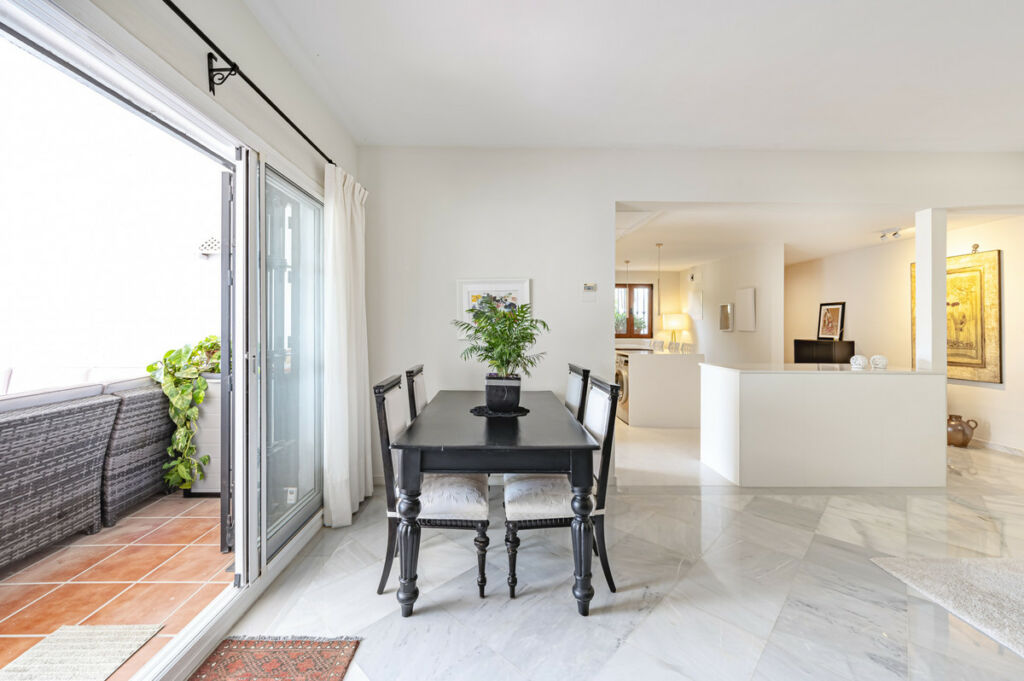 Middle Floor Apartment Benahavís Málaga - image 10