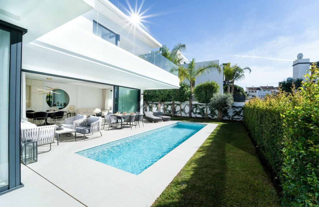 Detached Villa The Golden Mile Málaga - image 6