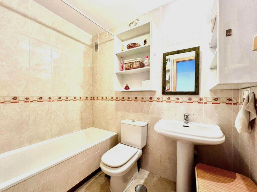 Middle Floor Apartment La Cala de Mijas Málaga - image 6