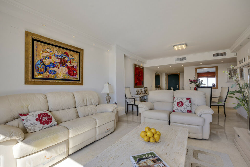 Top Floor Apartment Guadalmina Baja Málaga - image 6