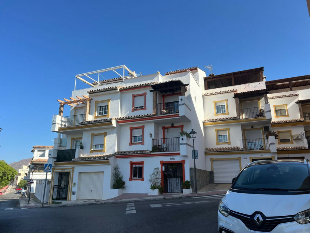 Townhouse Estepona Málaga - image 6