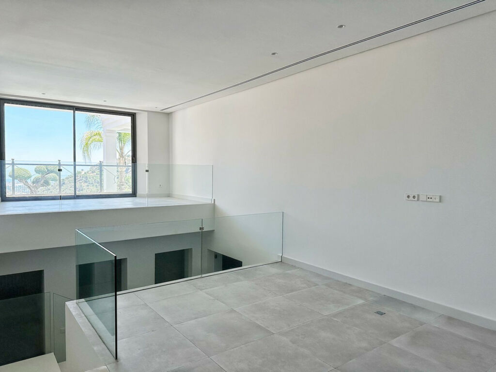 Detached Villa El Madroñal Málaga - image 60