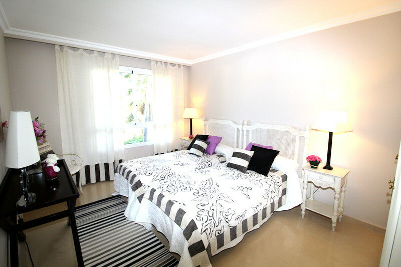 Middle Floor Apartment Puerto Banús Málaga - image 7