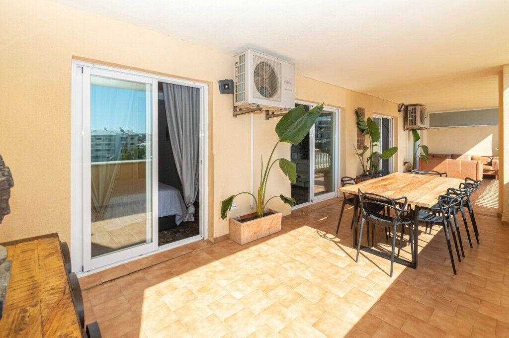 Middle Floor Apartment Carvajal Málaga - image 7