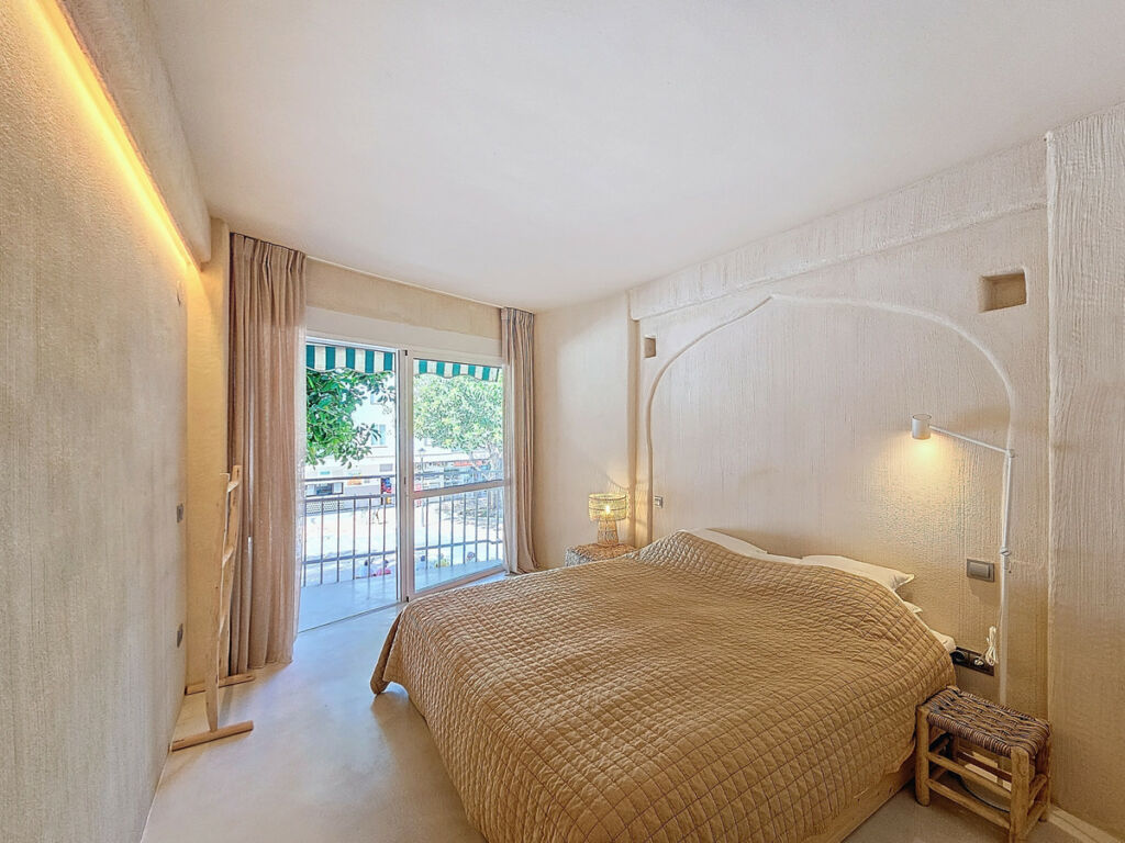 Middle Floor Apartment Estepona Málaga - image 4