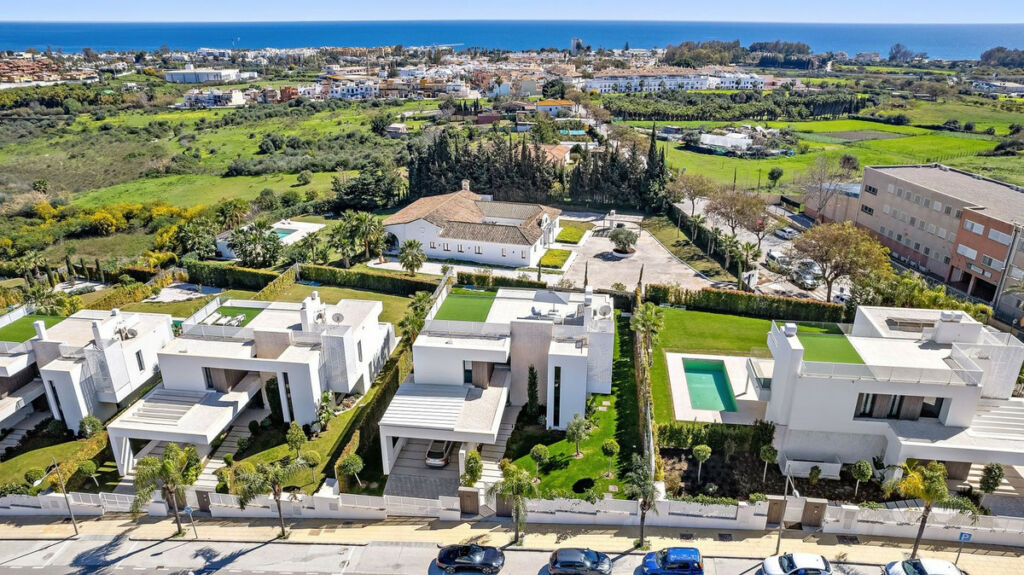Detached Villa Cancelada Málaga - image 7