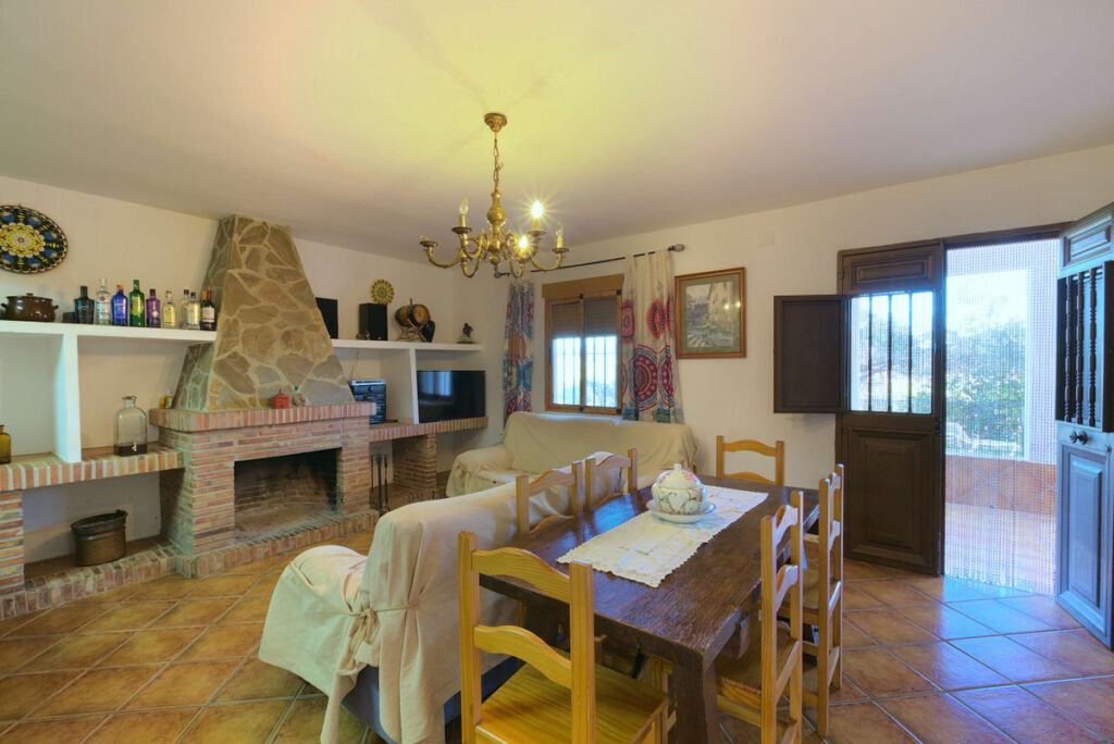 Detached Villa Comares Málaga - image 8