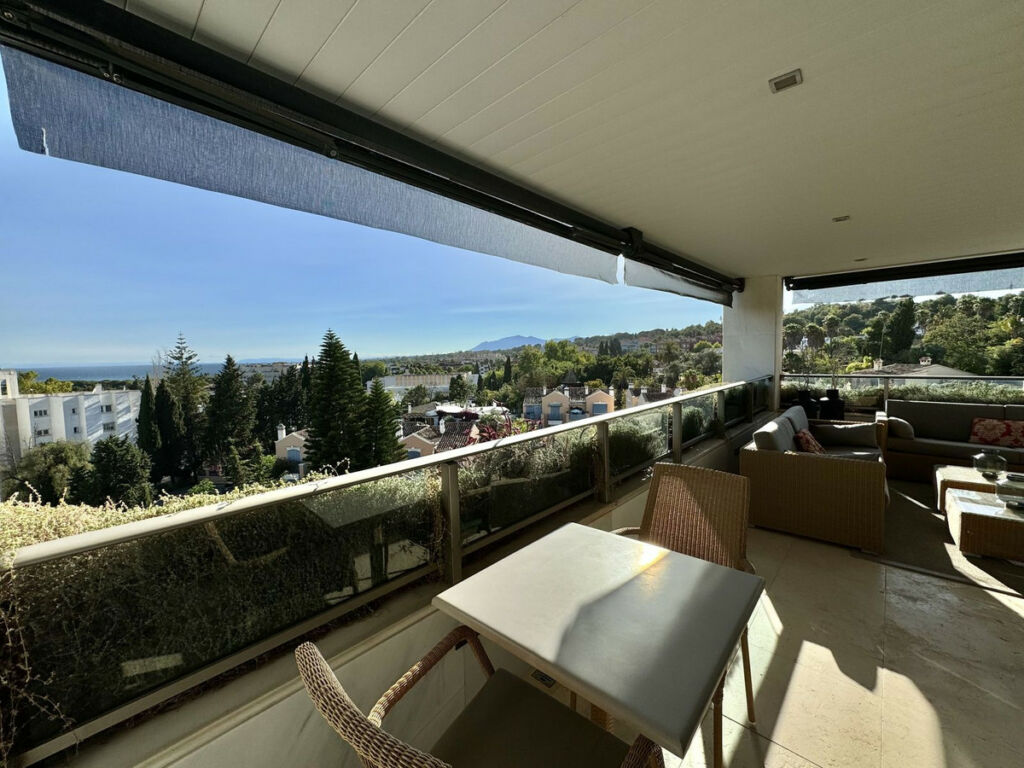 Middle Floor Apartment The Golden Mile Málaga - image 7