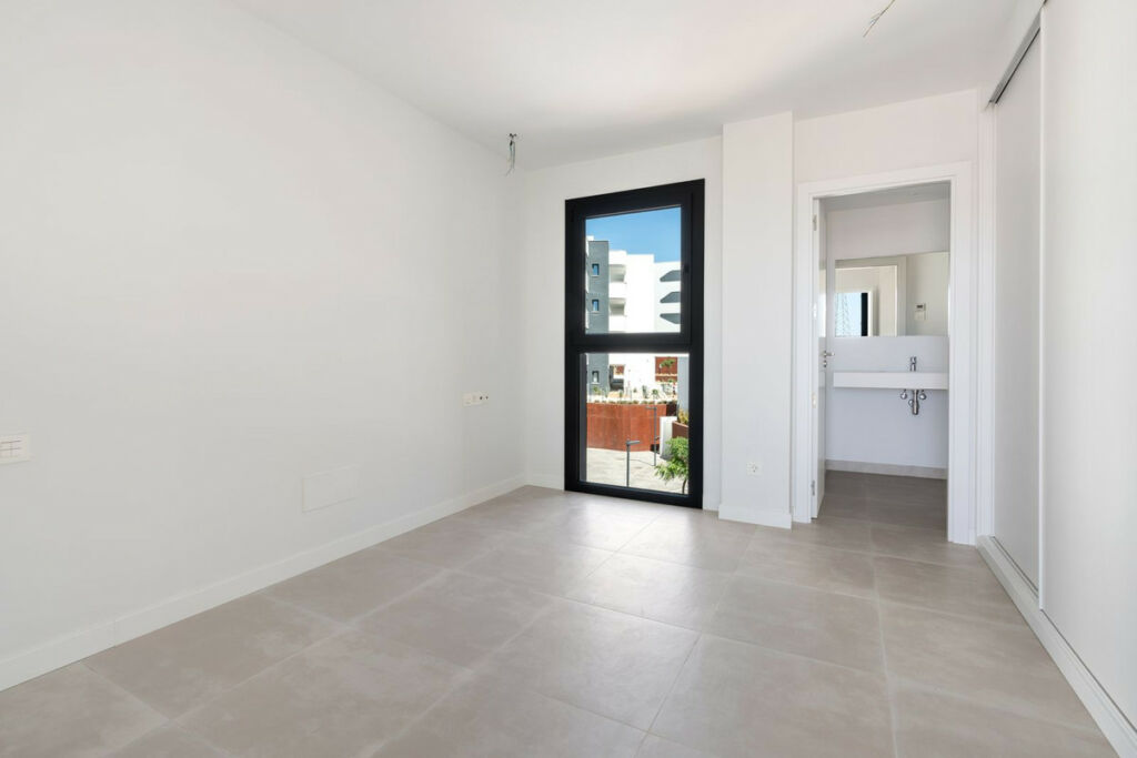 Middle Floor Apartment Benalmadena Costa Málaga - image 7