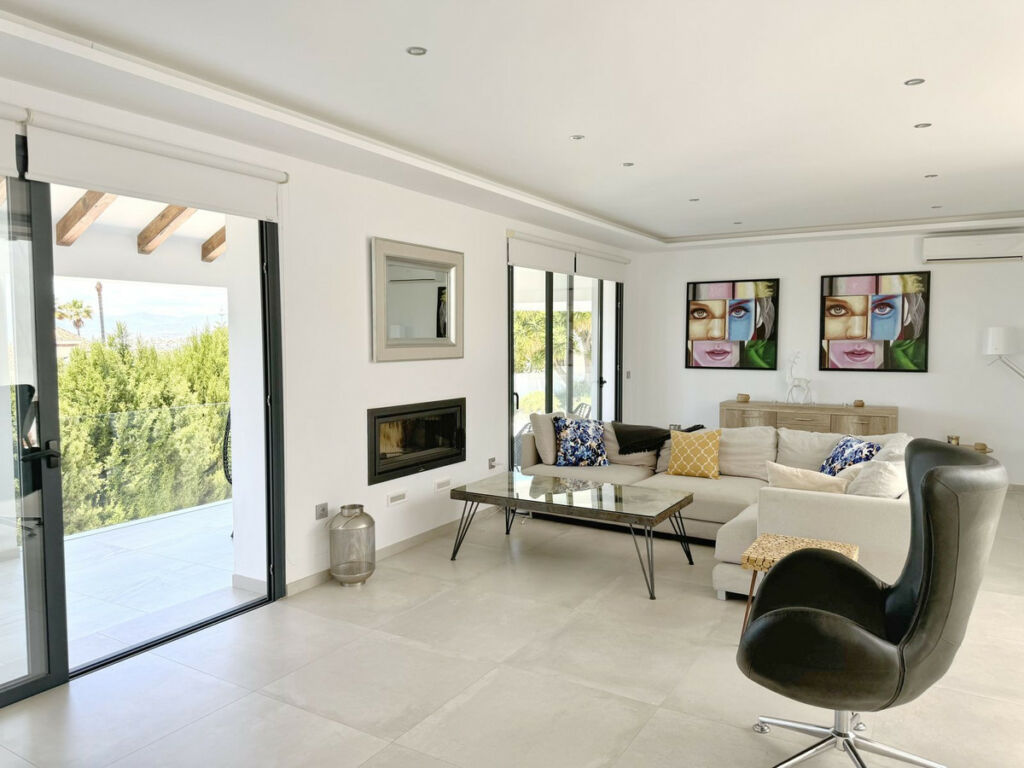 Detached Villa El Rosario Málaga - image 7