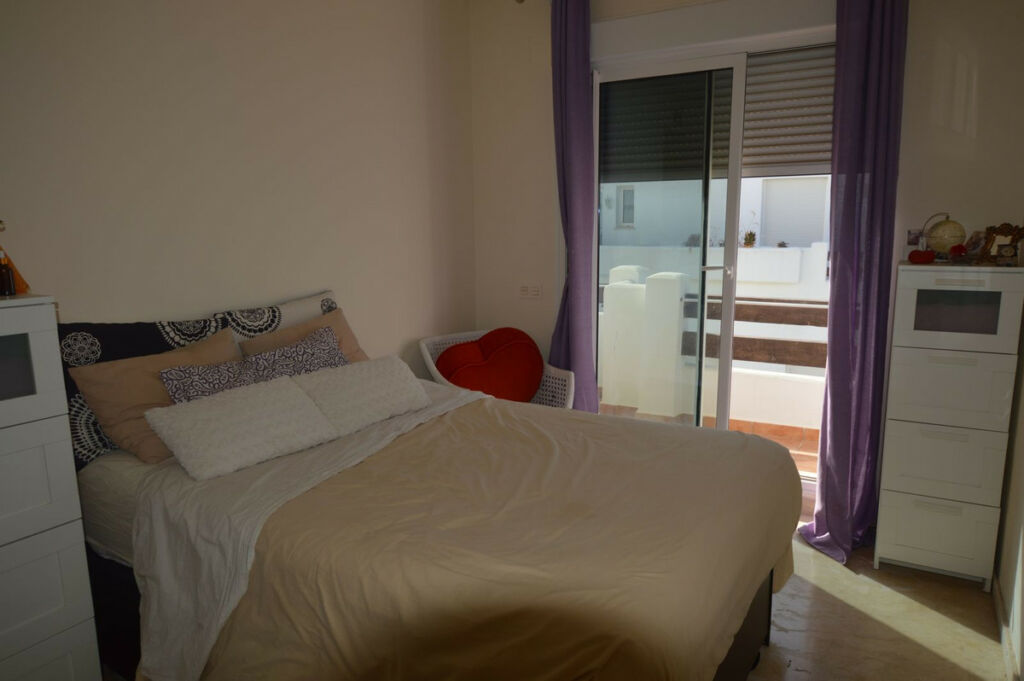Middle Floor Apartment Estepona Málaga - image 7