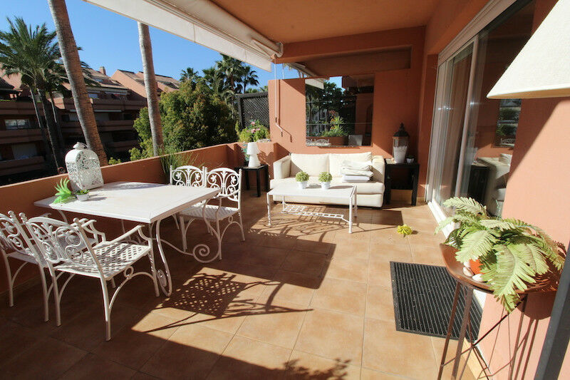 Middle Floor Apartment Puerto Banús Málaga - image 8
