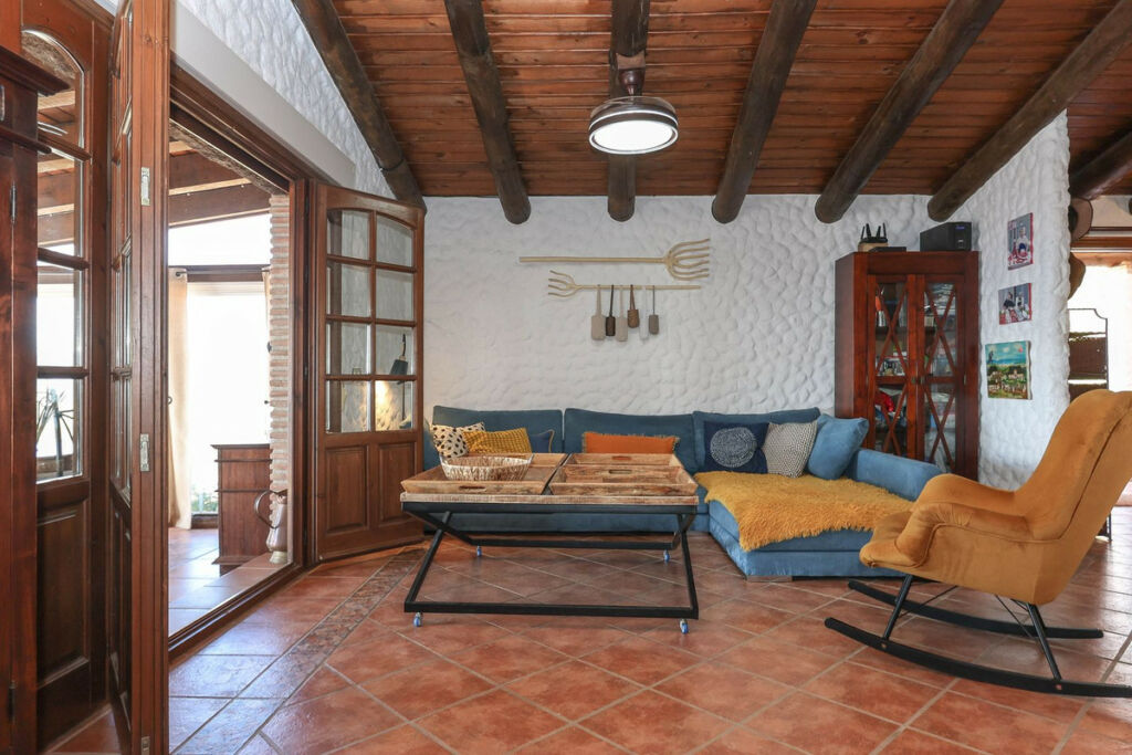 Detached Villa Alozaina Málaga - image 9