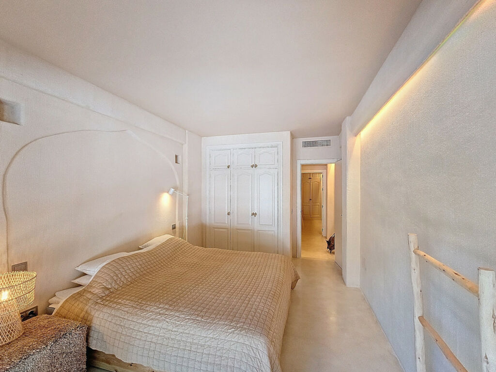 Middle Floor Apartment Estepona Málaga - image 9