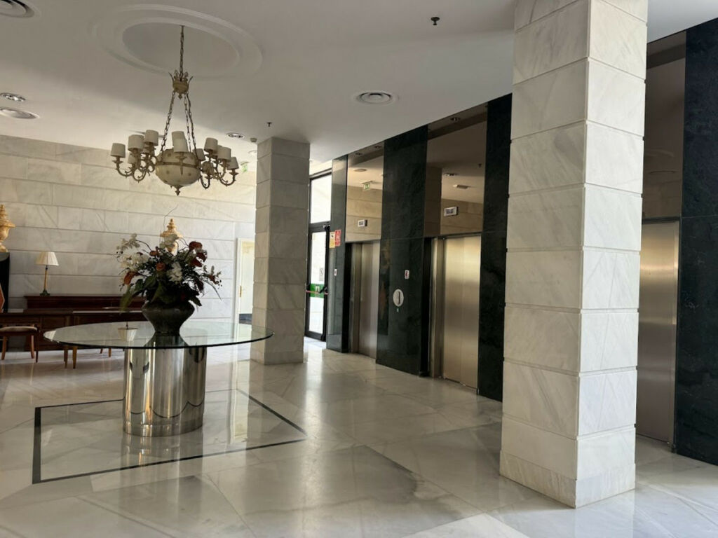 Middle Floor Apartment The Golden Mile Málaga - image 37
