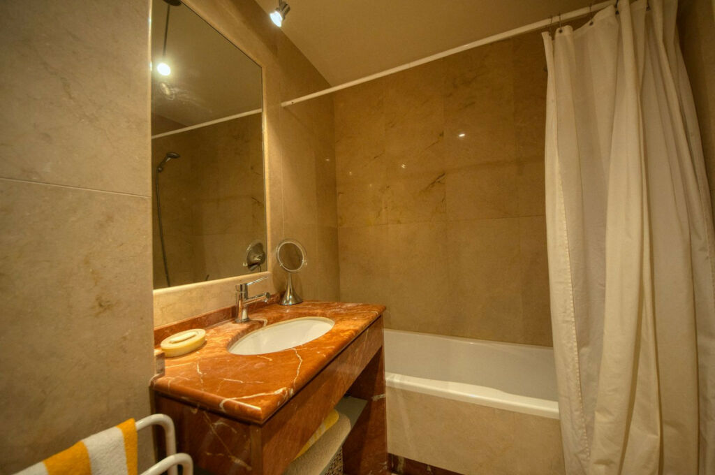 Ground Floor Apartment Sierra Blanca Málaga - image 8
