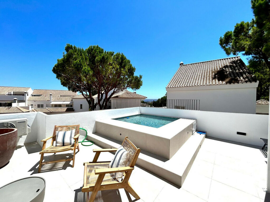 Penthouse Duplex Nueva Andalucía Málaga - image 9