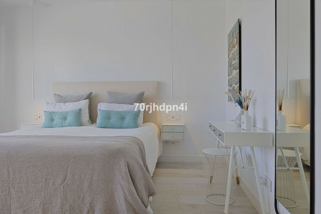 Middle Floor Apartment Casares Málaga - image 8