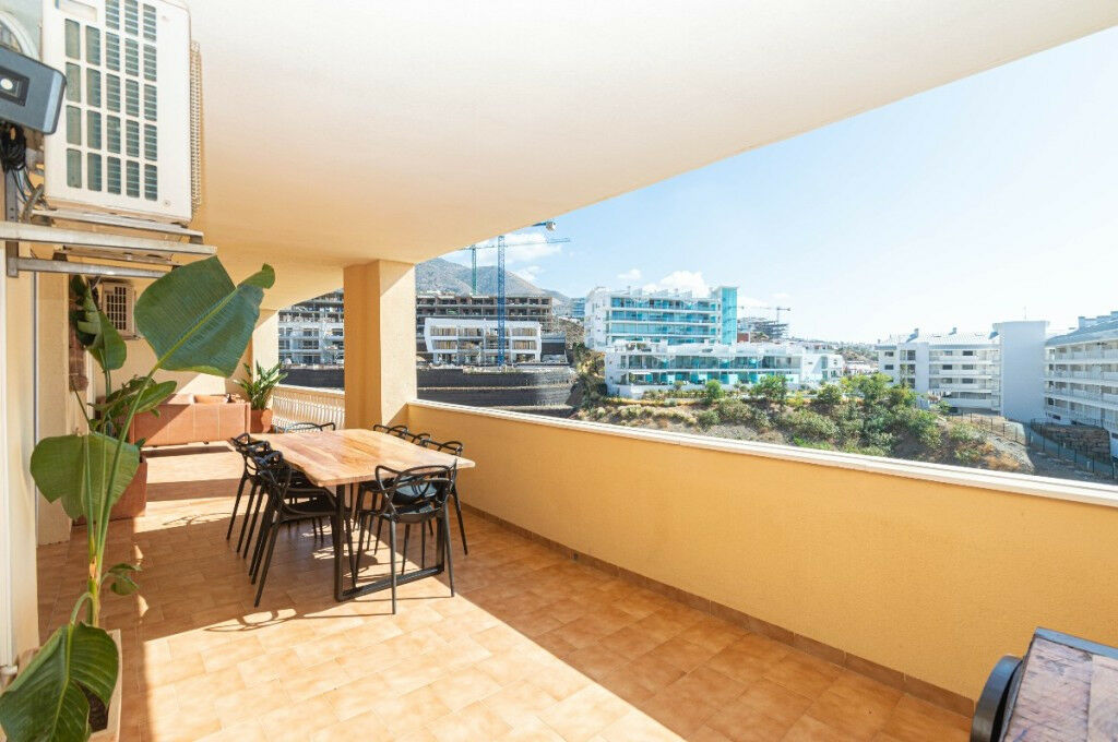 Middle Floor Apartment Carvajal Málaga - image 8