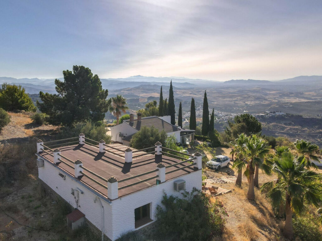 Detached Villa Alozaina Málaga