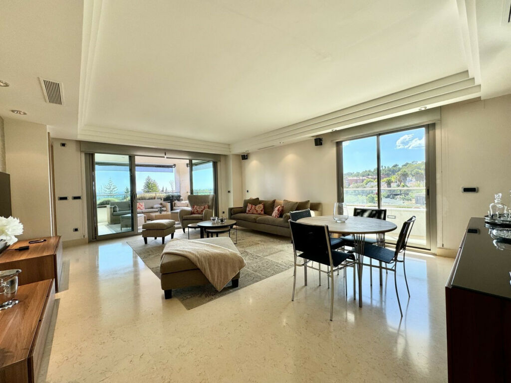 Middle Floor Apartment The Golden Mile Málaga - image 9