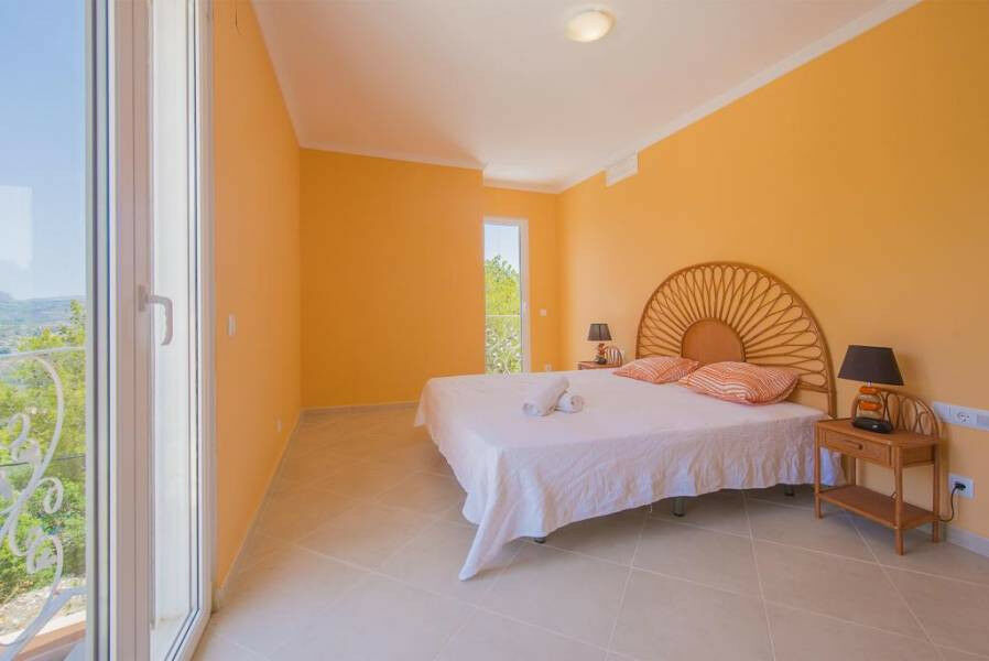 Detached Villa Calpe Alicante - image 9