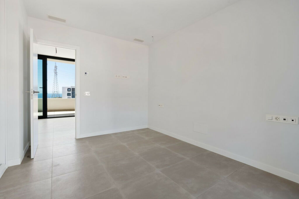Middle Floor Apartment Benalmadena Costa Málaga - image 9