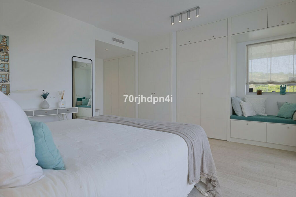 Middle Floor Apartment Casares Málaga - image 9