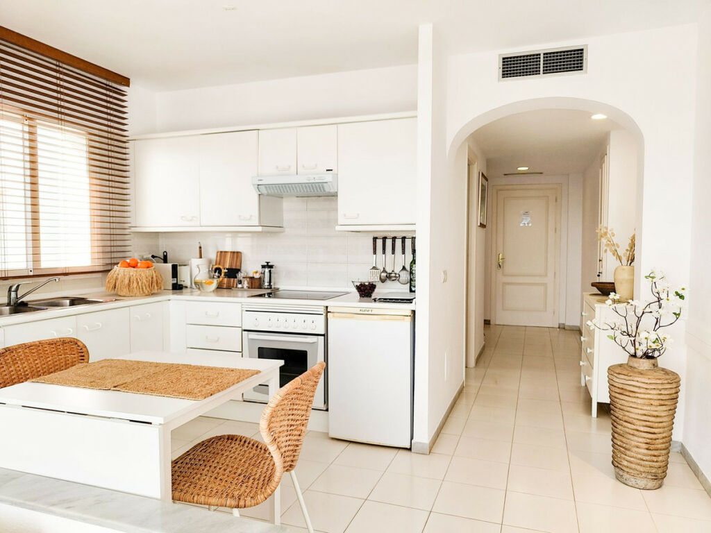 Middle Floor Apartment Riviera del Sol Málaga - image 9