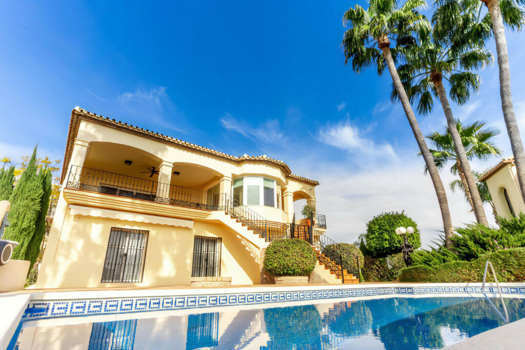 Detached Villa Los Arqueros Málaga - image 9