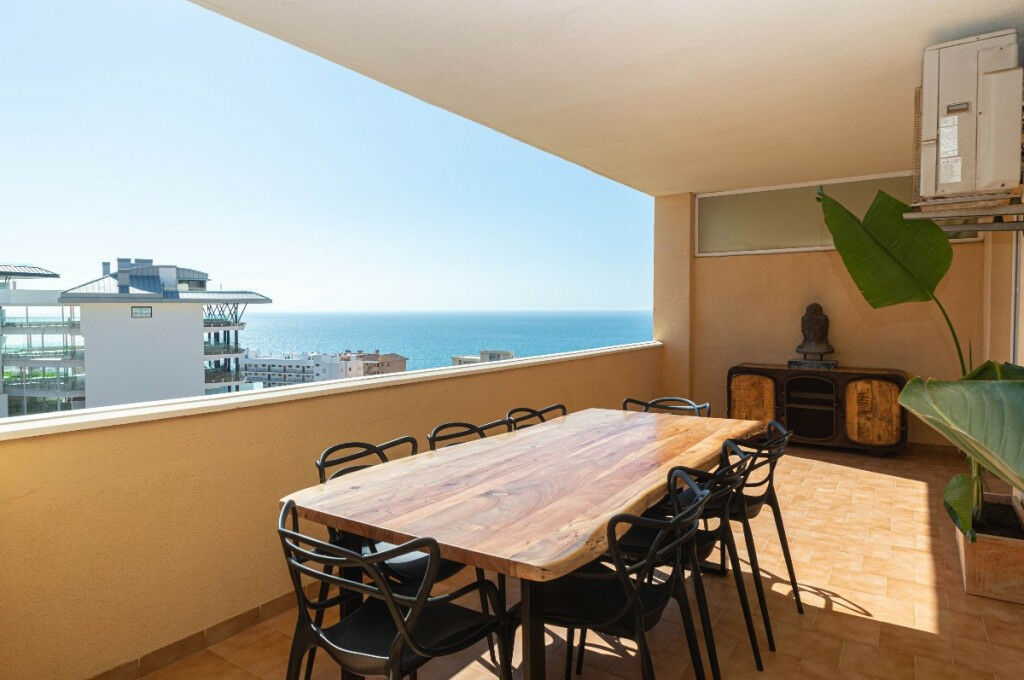 Middle Floor Apartment Carvajal Málaga - image 2