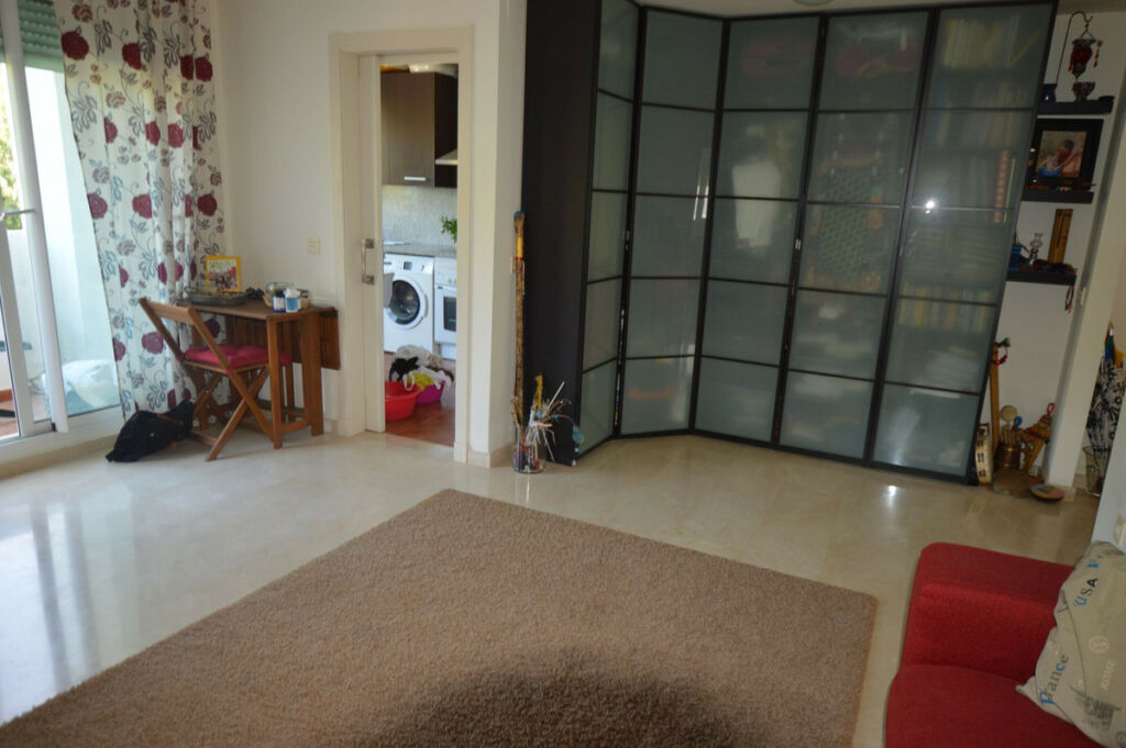 Middle Floor Apartment Estepona Málaga - image 9