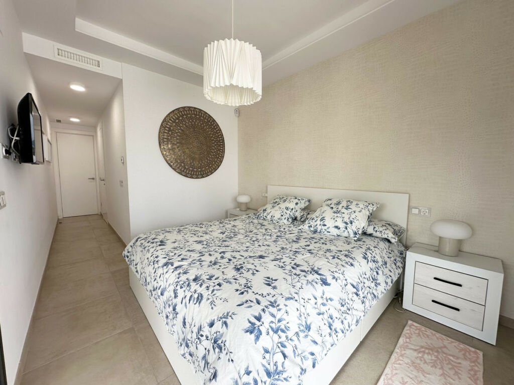 Middle Floor Apartment Estepona Málaga - image 9
