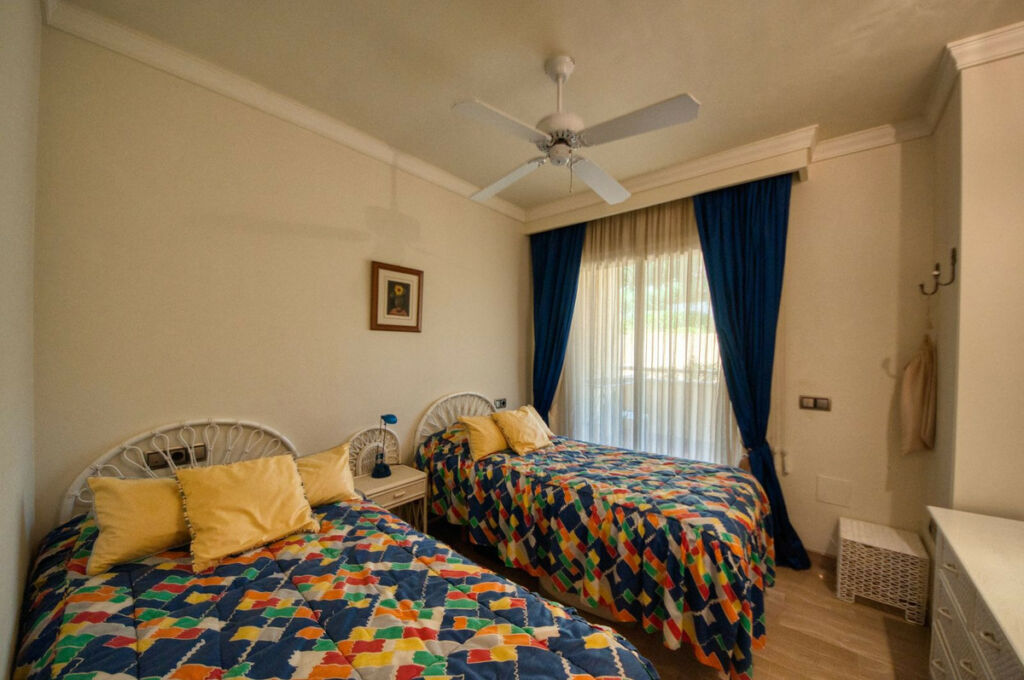 Ground Floor Apartment Sierra Blanca Málaga - image 9