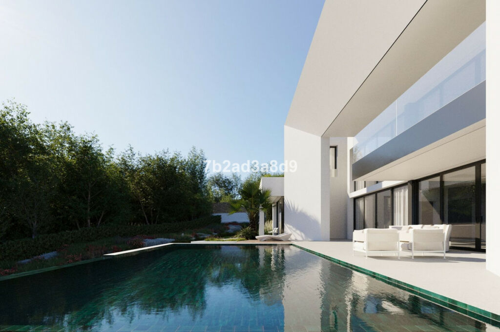 Residential Plot Nueva Andalucía Málaga - image 9