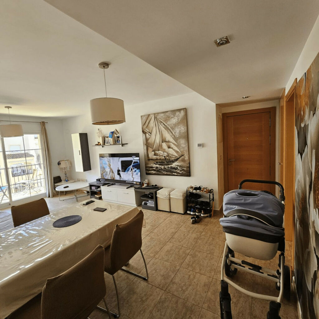 Middle Floor Apartment Estepona Málaga - image 9