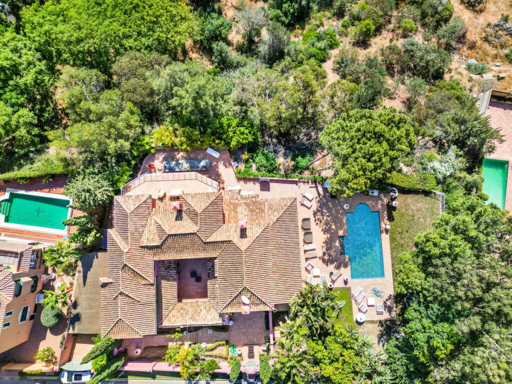 Detached Villa Hacienda Las Chapas Málaga - image 9