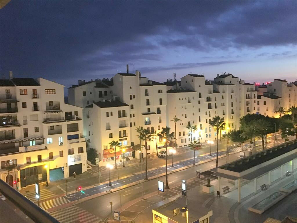Middle Floor Apartment Puerto Banús Málaga