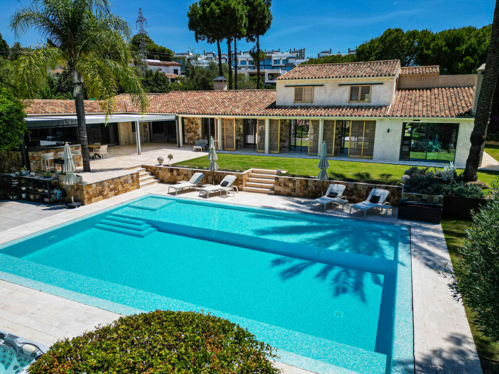 Detached Villa Río Real Málaga - image 38