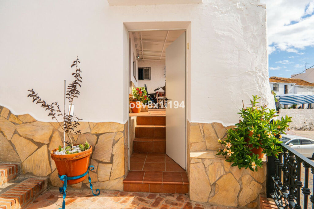 Detached Villa Macharaviaya Málaga