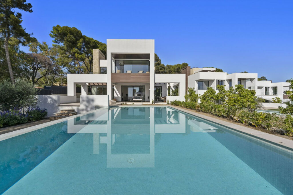Detached Villa The Golden Mile Málaga - image 3
