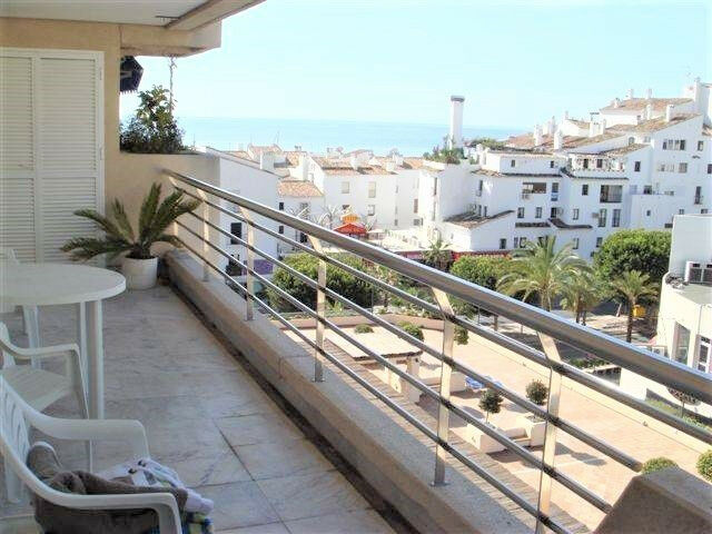 Middle Floor Apartment Puerto Banús Málaga