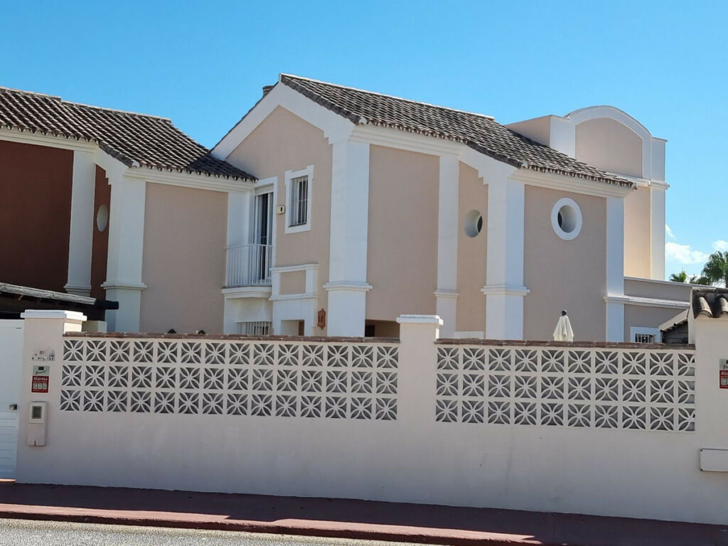 Townhouse San Pedro de Alcántara Málaga - image 10