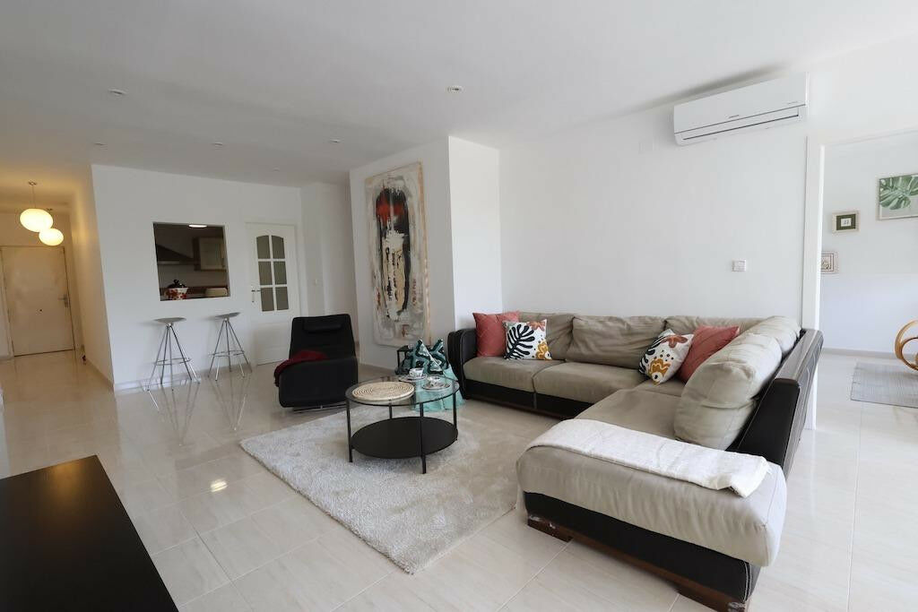 Middle Floor Apartment Torrevieja Alicante - image 10