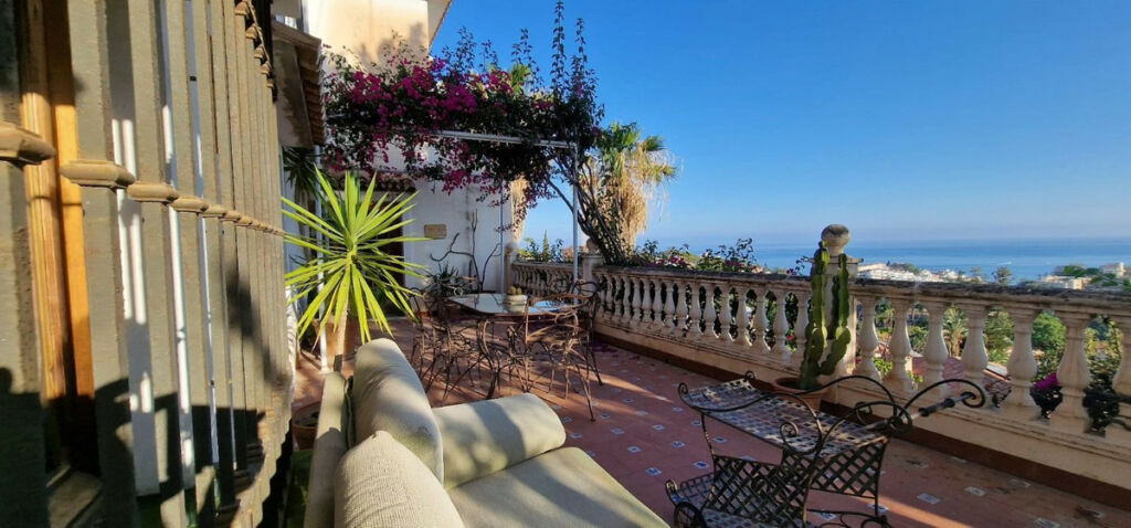 Detached Villa Málaga Este Málaga - image 10