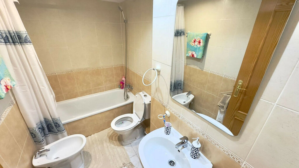 Middle Floor Apartment Benidorm Alicante - image 12
