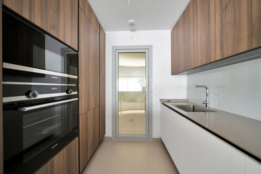 Middle Floor Apartment Benalmadena Málaga - image 10