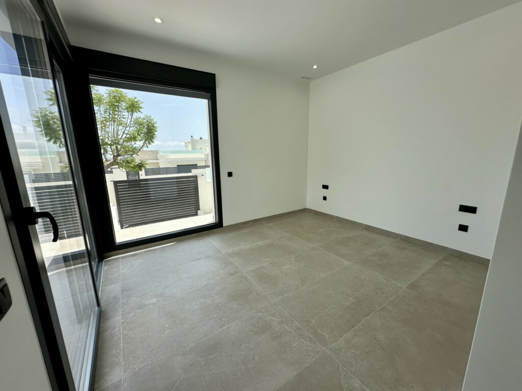 Detached Villa Polop Alicante - image 10