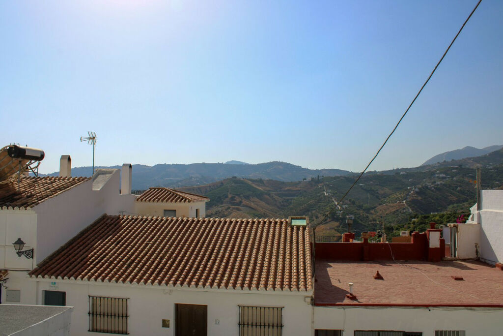 Townhouse Frigiliana Málaga - image 10